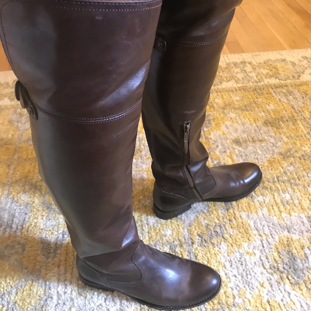 Frye brown leather boots. In great condition!